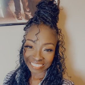 Meet your Posher, Sharie